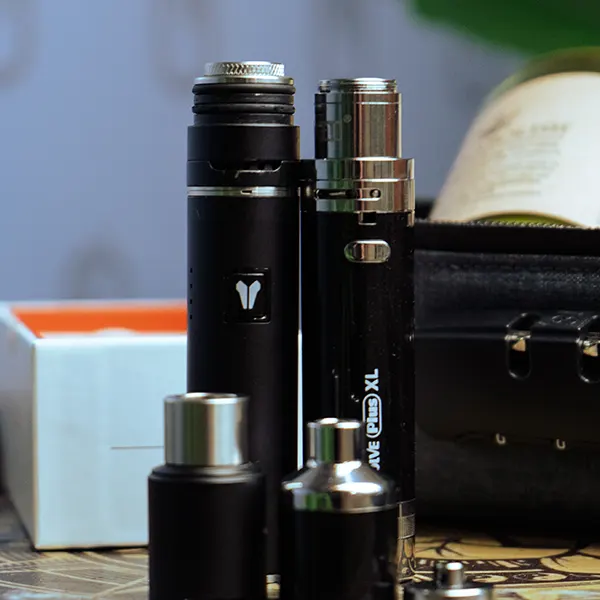 Utillian 5 vs Yocan Evolve Xl user interface comparison