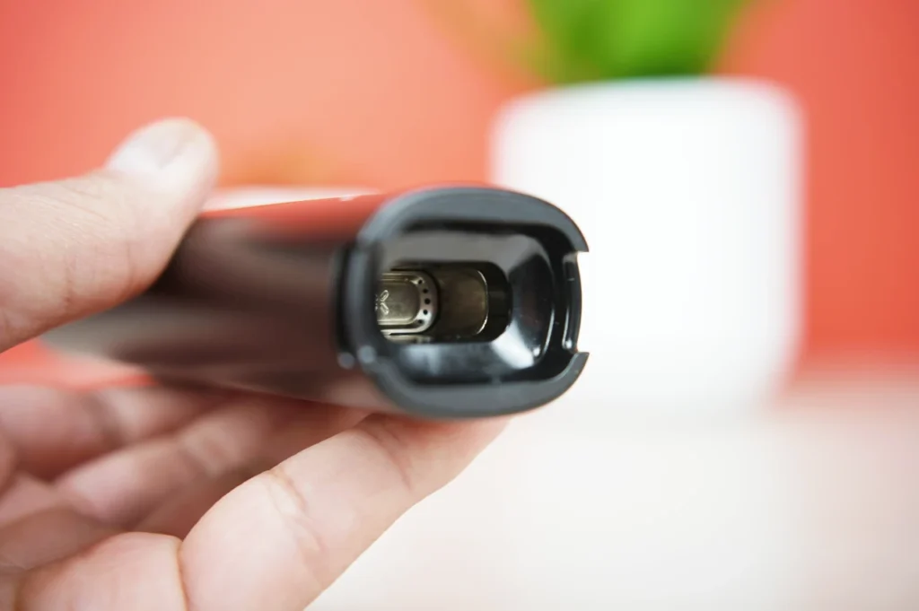 Close up of Pax 4 heating chamber oven and herb screen