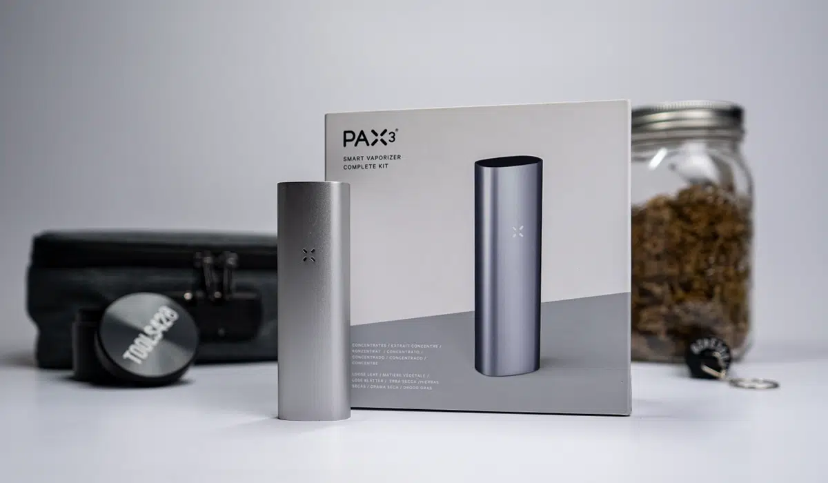 Pax 3 Device and Box Banner Shot